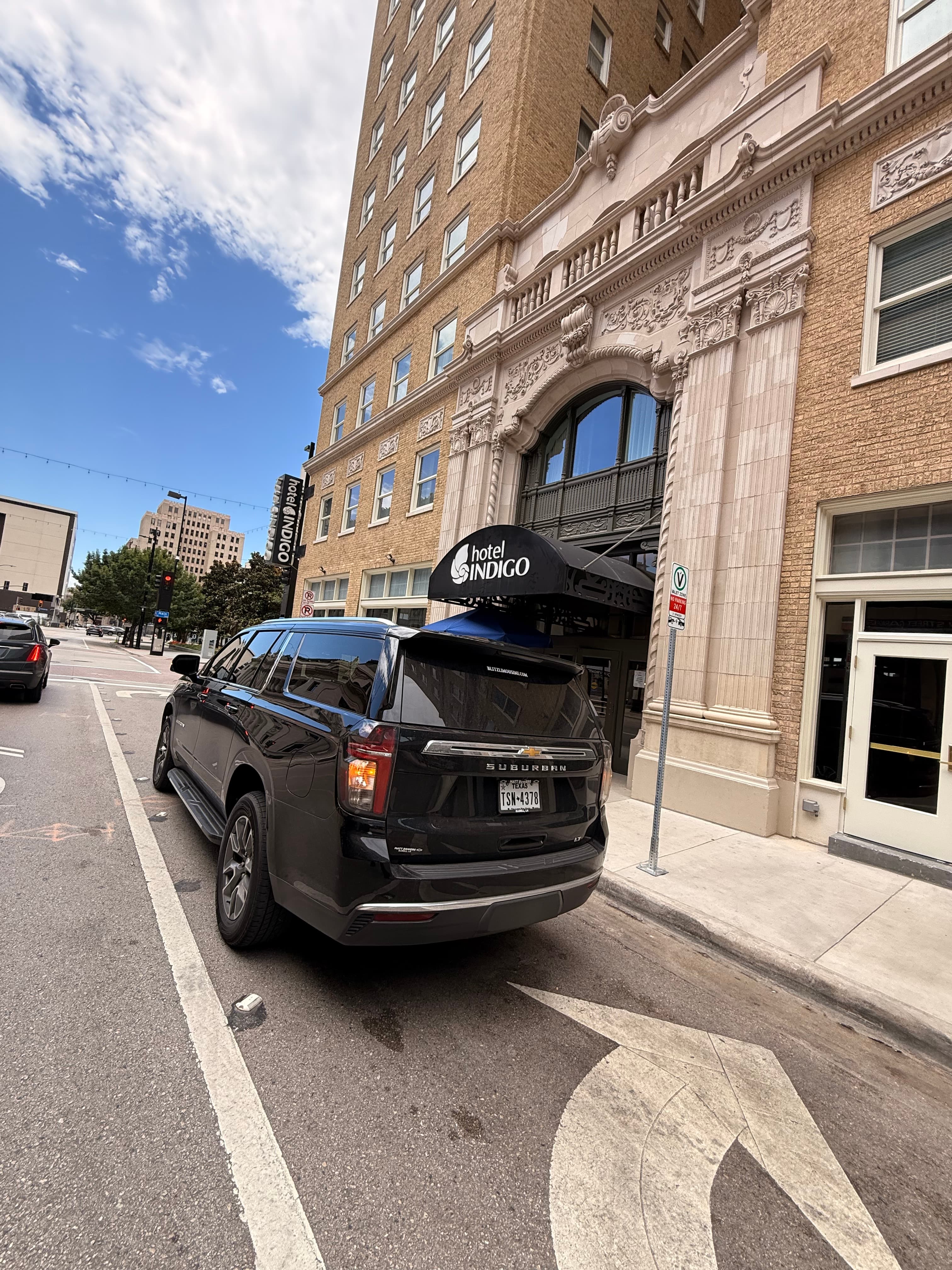 Premium Black Car Service Now Available in Weatherford, TX
